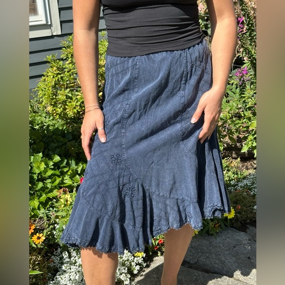 Elegant Blue Midi Skirt - Picture 1 of 6